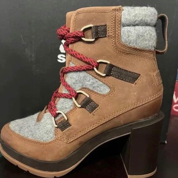 Sorel Blake Boots in size 5. Like new - Picture 3 of 3